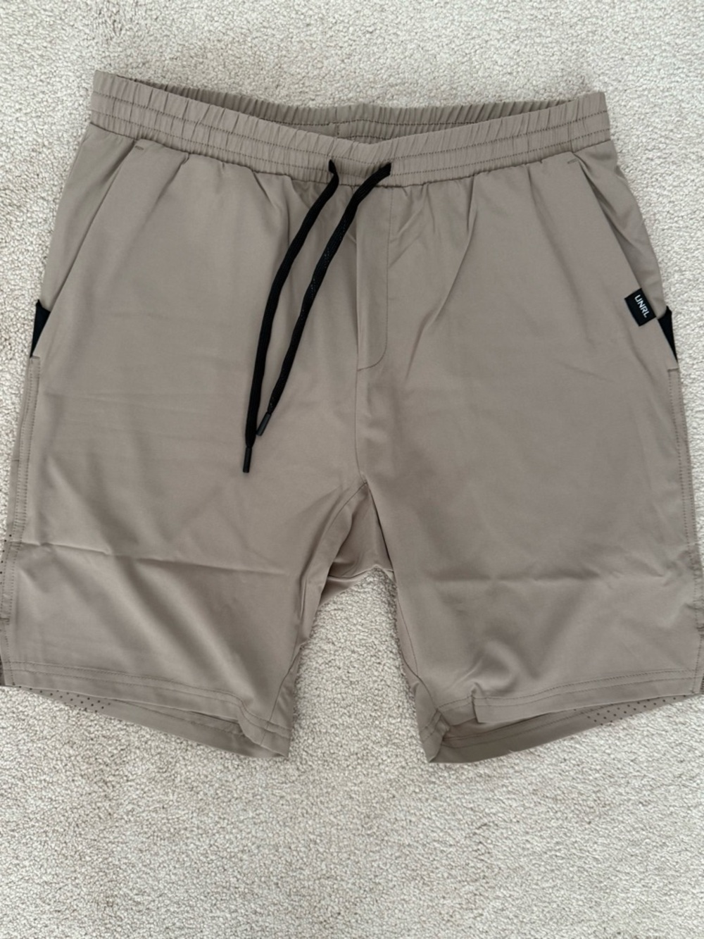 Unrl stride short dessert khaki- size xs - Picture 6 of 7